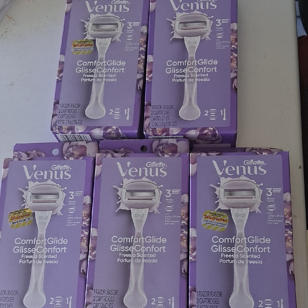 5 Brand new Gillette Venus COMFORT GLIDE RAZORS